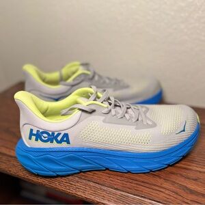 Hoka Arahi 7